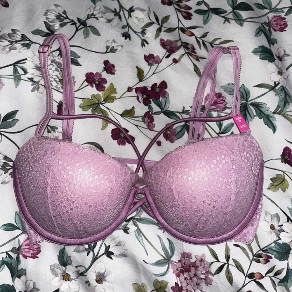Victoria’s Secret Lilac Shimmer Push Up Bra Size 32D
